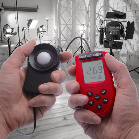 Измеритель освещенности с функцией записи МЕГЕОН 21170 купить по низкой цене | МАКСПРОФИТ